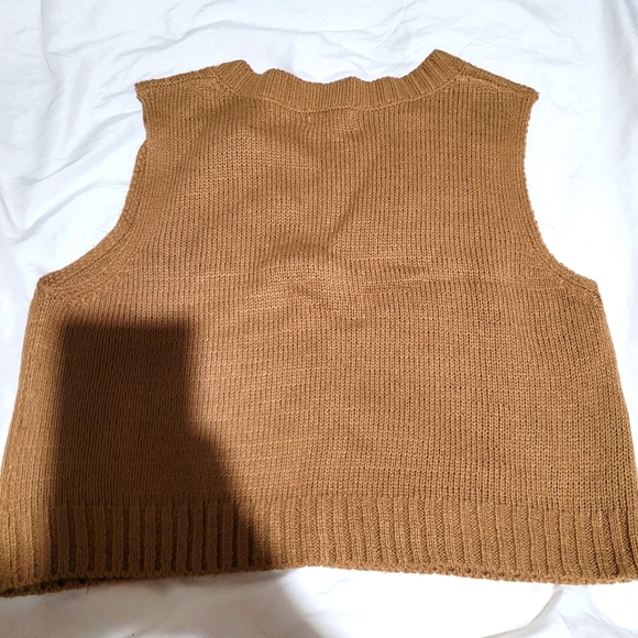 Ardene sweater vest size medium - Picture 3 of 3